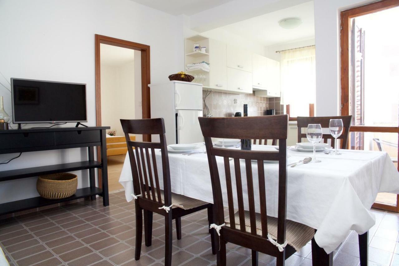 Apartments Fjaka Sveti Filip i Jakov Eksteriør billede