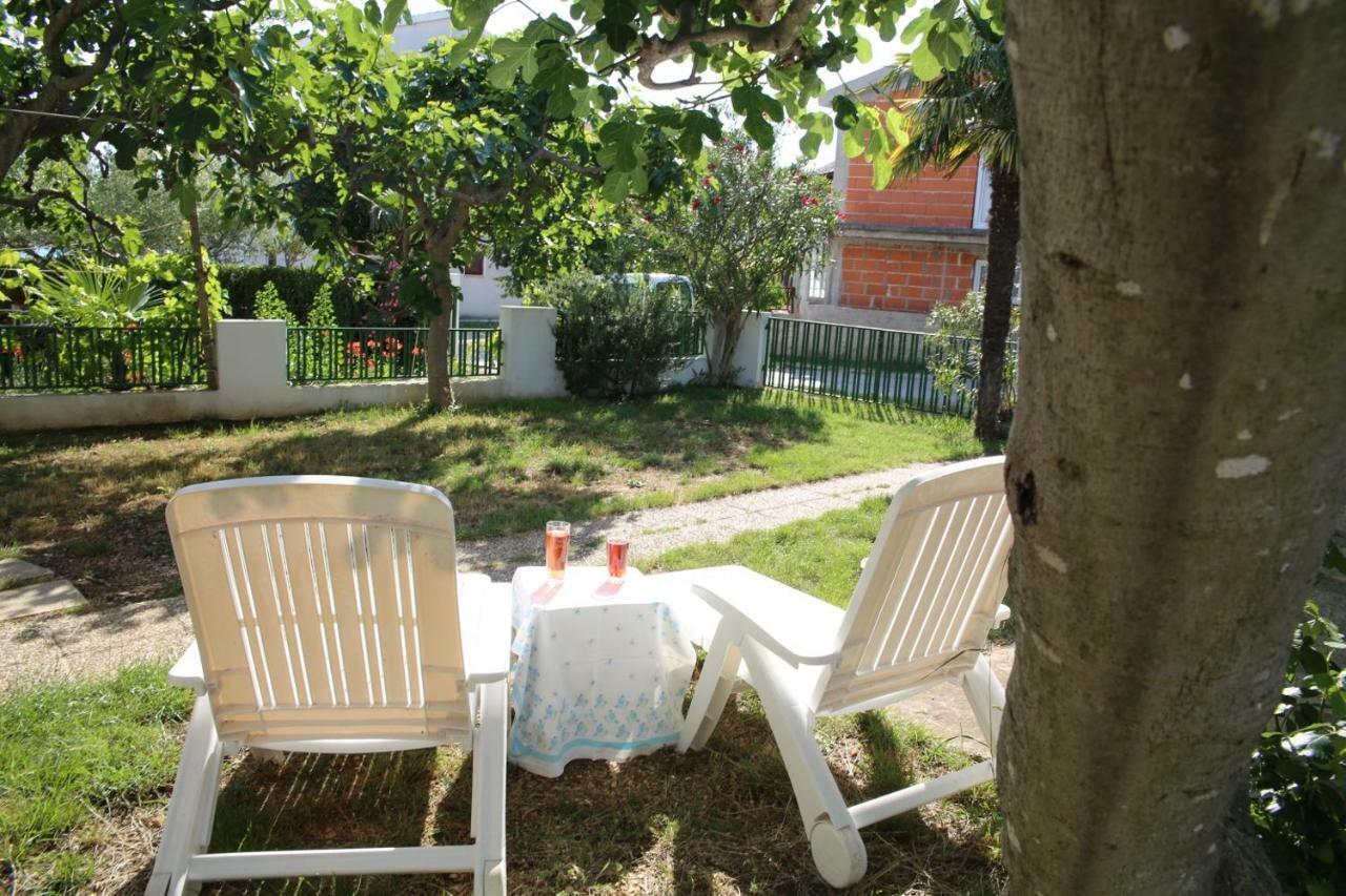 Apartments Fjaka Sveti Filip i Jakov Eksteriør billede