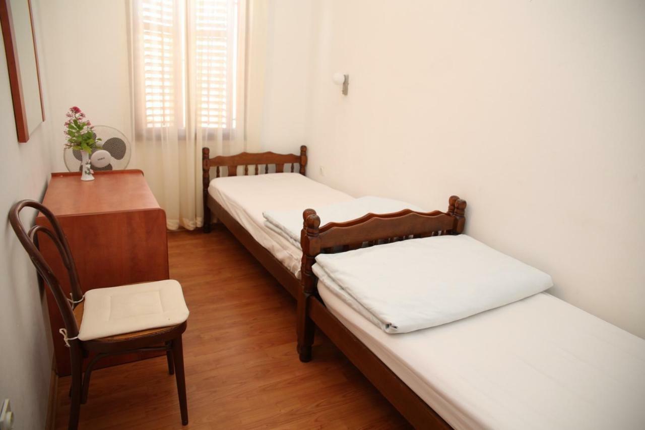 Apartments Fjaka Sveti Filip i Jakov Eksteriør billede