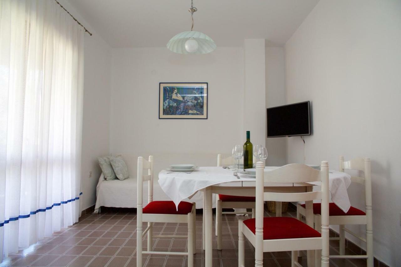 Apartments Fjaka Sveti Filip i Jakov Eksteriør billede